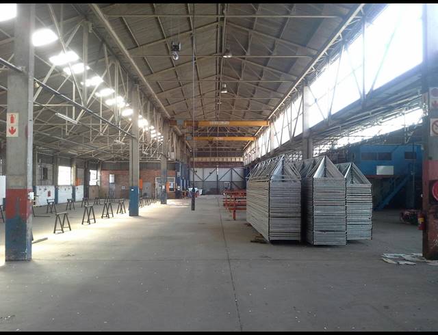 3,300M² FACTORY TO LET IN EPPING INDUSTRIAL